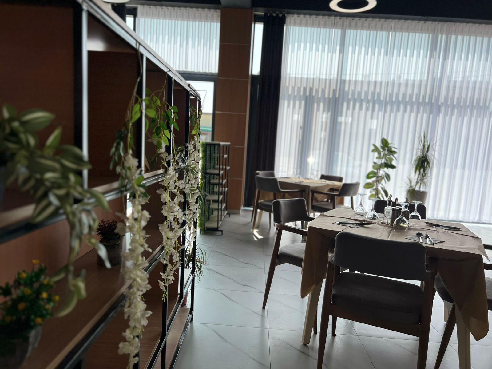 Restaurant Ambience